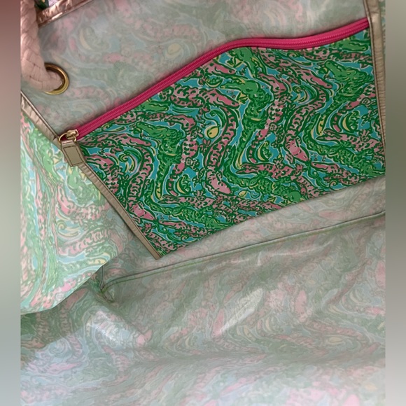 LILLY PULITZER Chomp Chomp Alligator Canvas Shoreline Large Beach ToteBag Spring - Picture 7 of 12